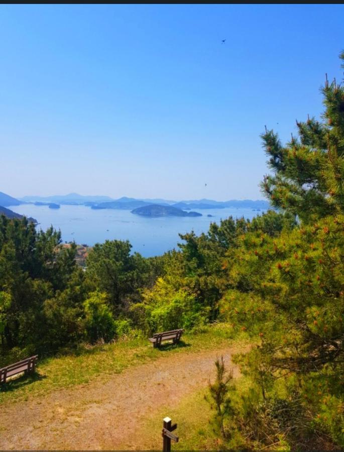 Geoje Seaside Luxury Family Villa מראה חיצוני תמונה
