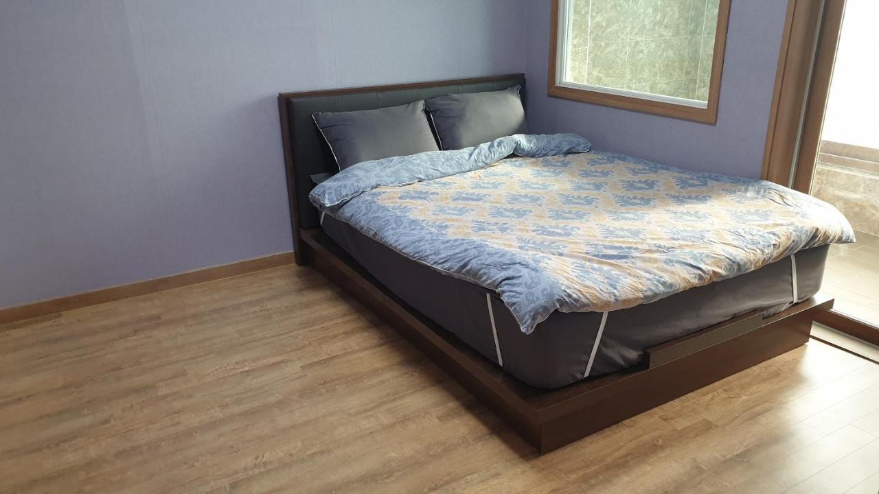 Geoje Seaside Luxury Family Villa מראה חיצוני תמונה